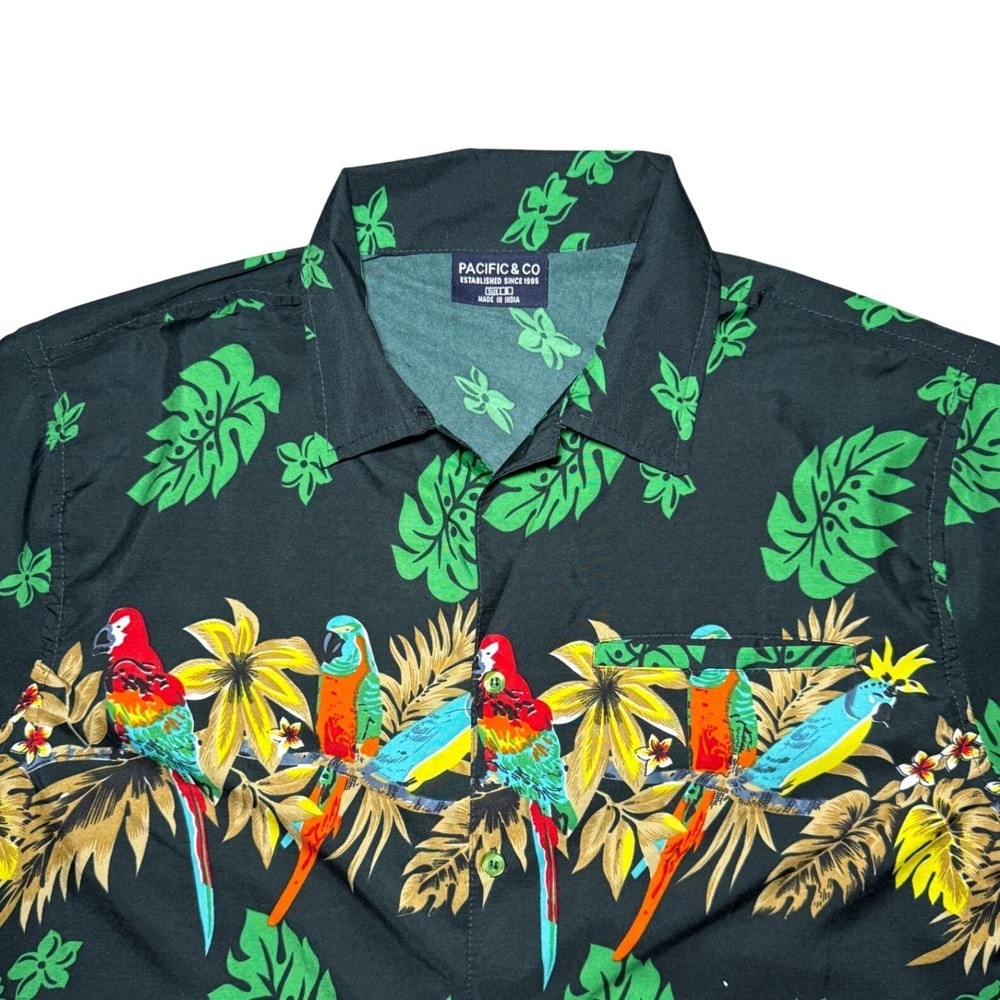 Pacific & Co Tropical Parrot Hawaiian Shirt Mens Small Black Green